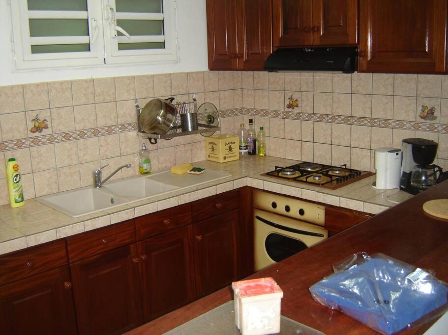 Charmant Appartement Verdoyant Le Morne-Vert Esterno foto