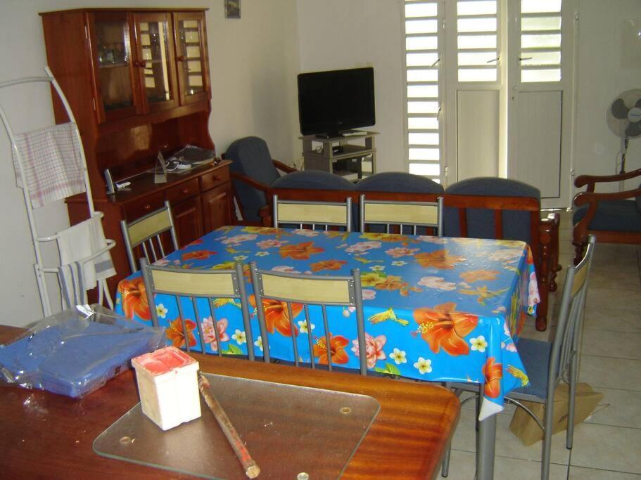 Charmant Appartement Verdoyant Le Morne-Vert Esterno foto