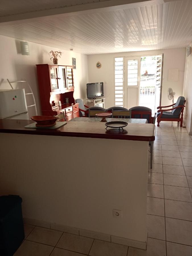 Charmant Appartement Verdoyant Le Morne-Vert Esterno foto
