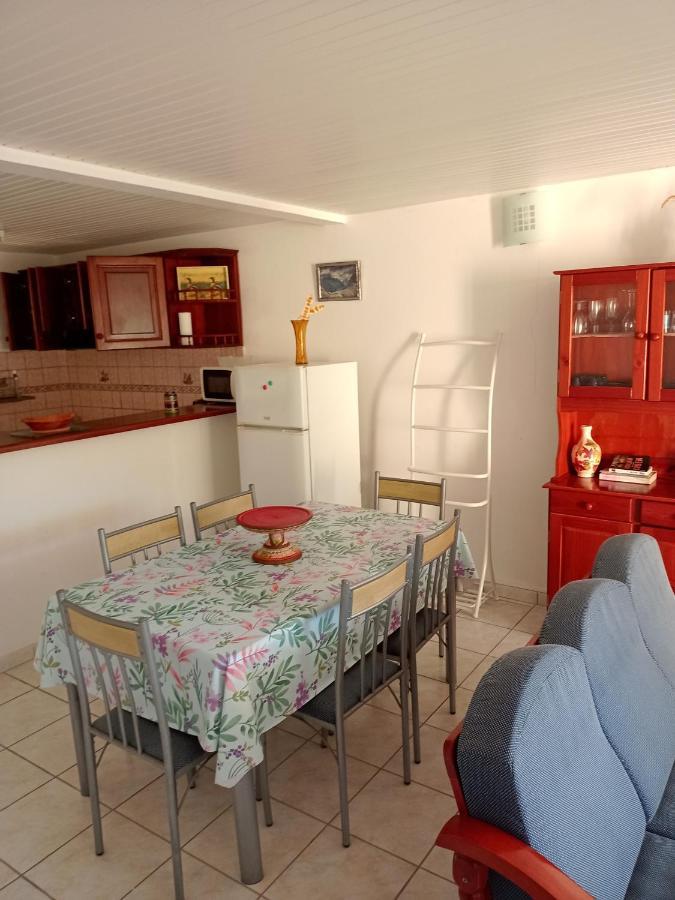 Charmant Appartement Verdoyant Le Morne-Vert Esterno foto